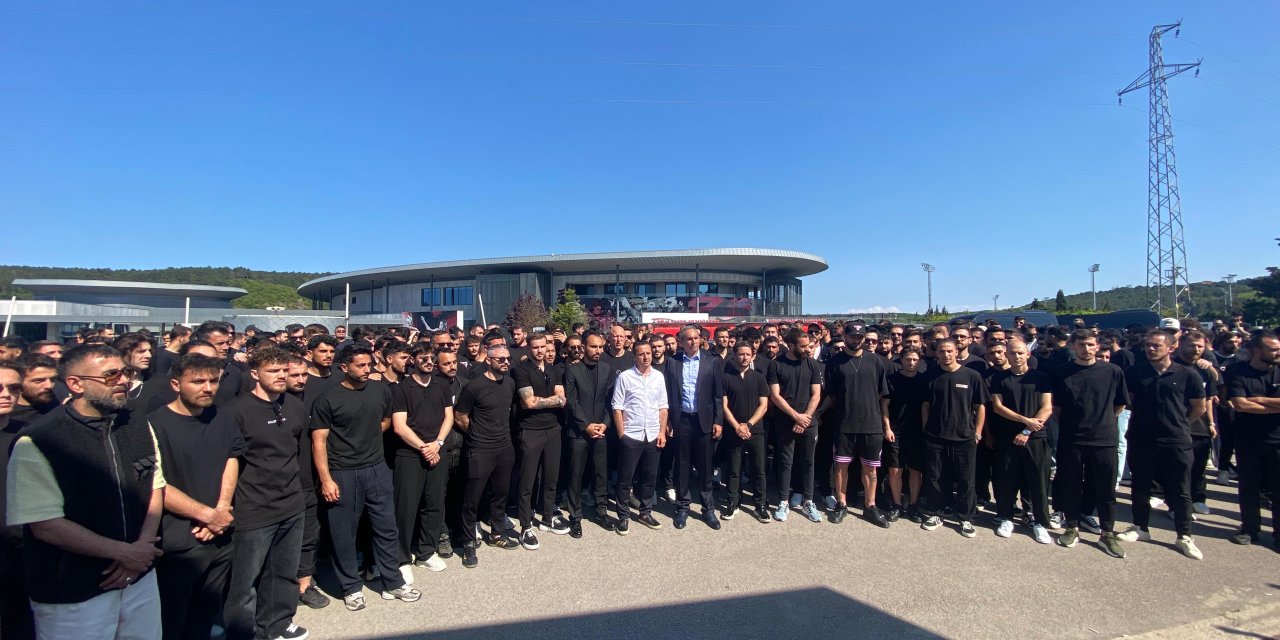 3’üncü Lig futbolcuları TFF kararına tepki göstermek için Riva’da bir araya geldi