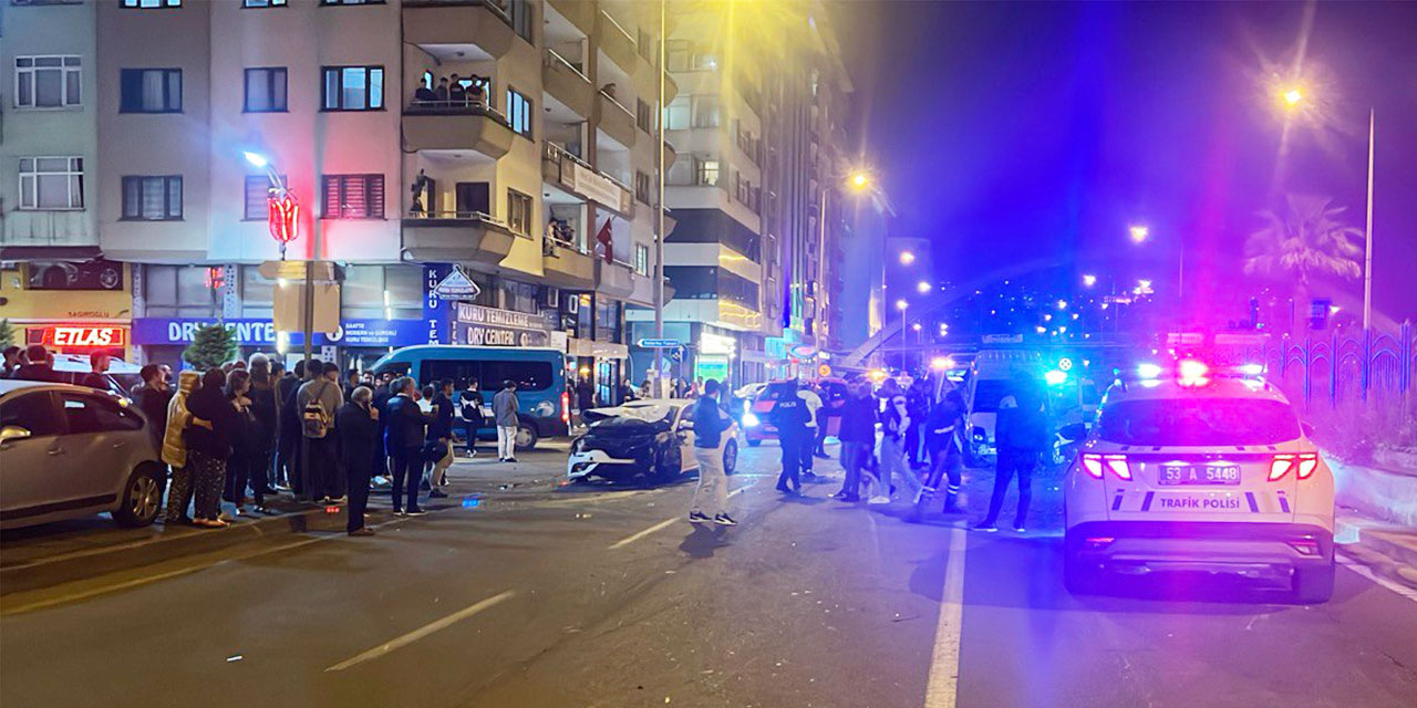 Rize'de Trafik Kazası: 3 Yaralı