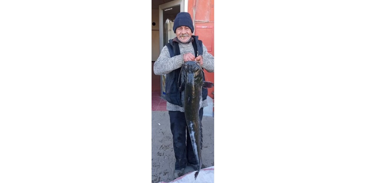 Balıkesir’de metruk binada yangın: 1 kişi ve 1 köpek öldü