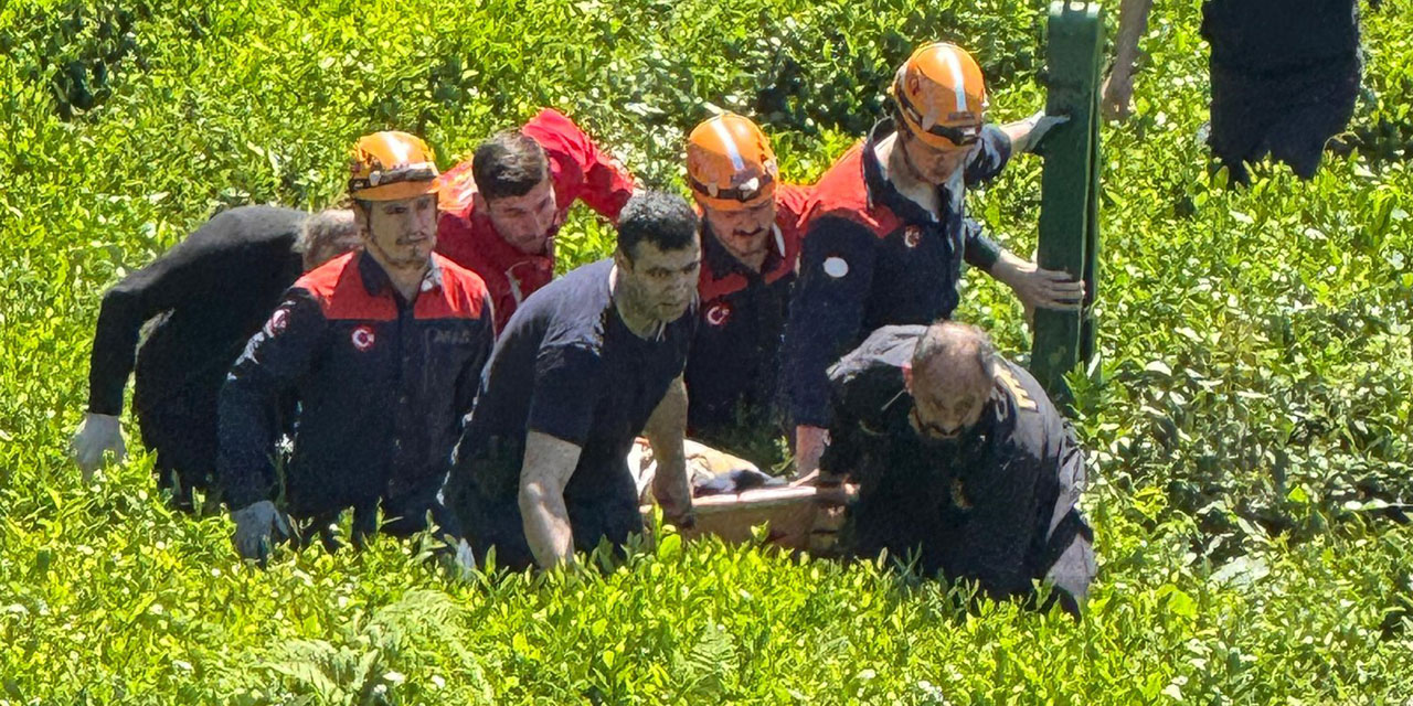 Rize’de Çay Bahçesinde Mahsur Kalan Vatandaş Ekiplerin Seferberliğiyle Kurtarıldı