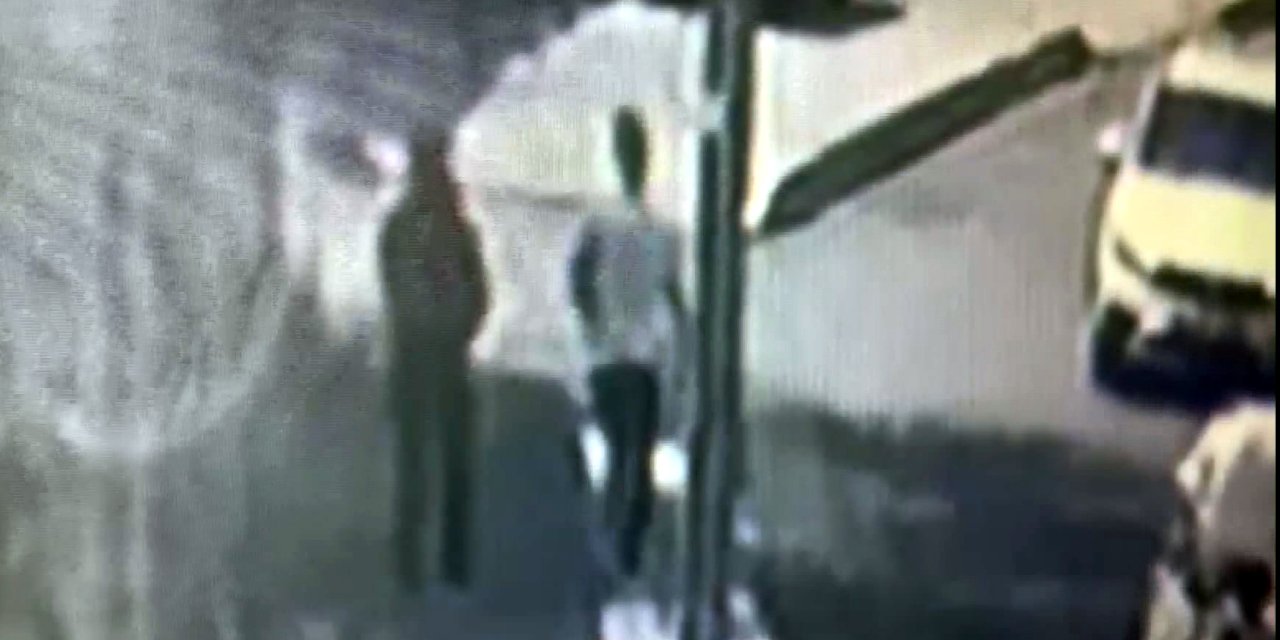 Avcılar’da eşinin kendisini aldattığından şüphelendiği kişiyi bıçaklayıp, teslim oldu