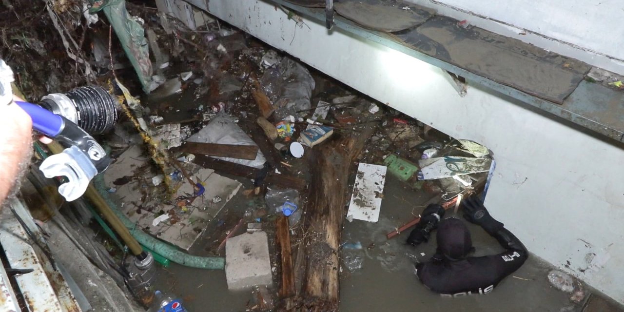 Küçükçekmece'de Evler Su Altında Kaldı