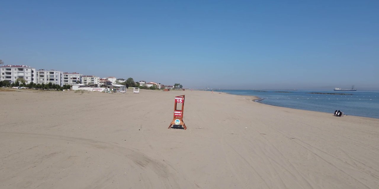 Karasu'da cankurtaran kulesini çaldılar