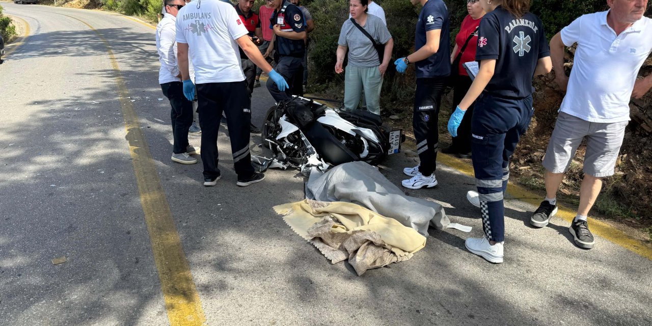 Motosiklet ile kamyonet çarpıştı; İlkcan öldü, Yaren ağır yaralı