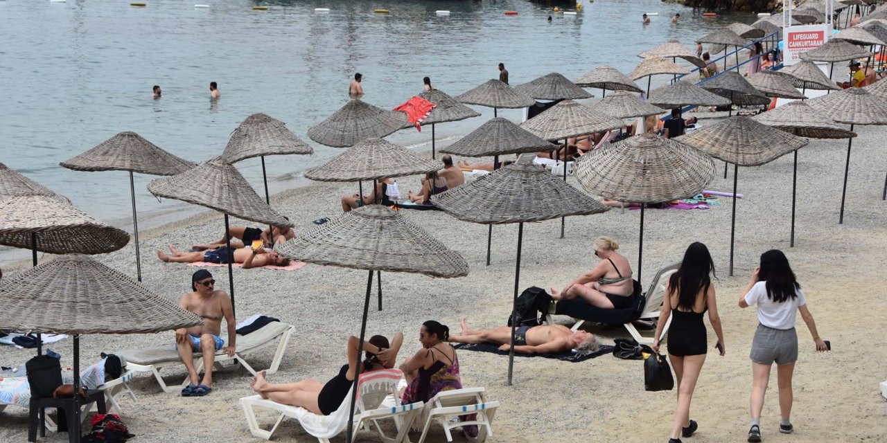 Bodrum'da Hava Isındı, Sahiller Hareketlendi