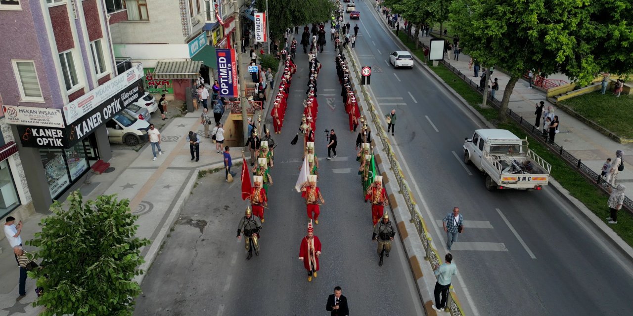 Edirne'de Fetih Ruhu; Şahi Topları Eşliğinde Meriç Köprüsü'nden Geçtiler (2)