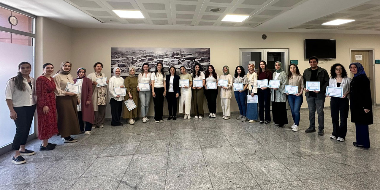 Rize’de “Sağlık Çalışanlarına Anne Sütü ve Emzirme Danışmanlığı Eğitimi” verildi