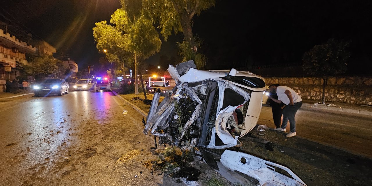 Adana'da otomobil, taksiye çarptı; 5 yaralı