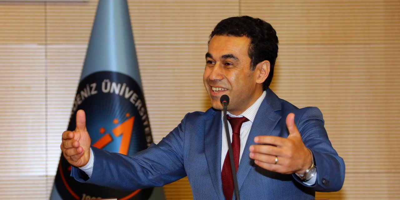 Eski Dekanın Hak Edilmemiş Profesörlüğü İptal Edildi, Onay İçin Yök'e Gönderildi