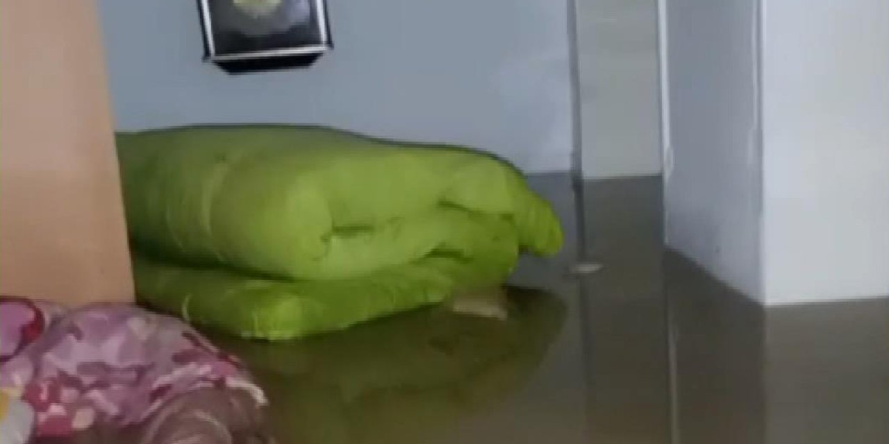 Başakşehir’de Sitenin Bodrum Katlarını Su Bastı