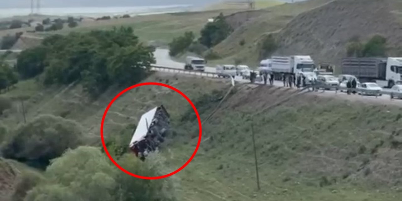 Elazığ’da TIR ile otomobil çarpıştı: 1 ölü, 2 ağır yaralı (2)