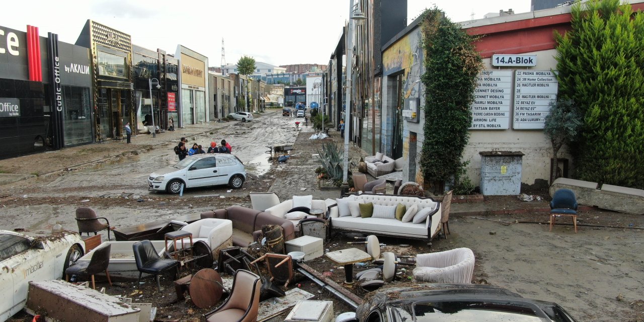 /ek Fotoğraflar // Mobilyacılar Sitesindeki Hasar Havadan Fotoğraflandı