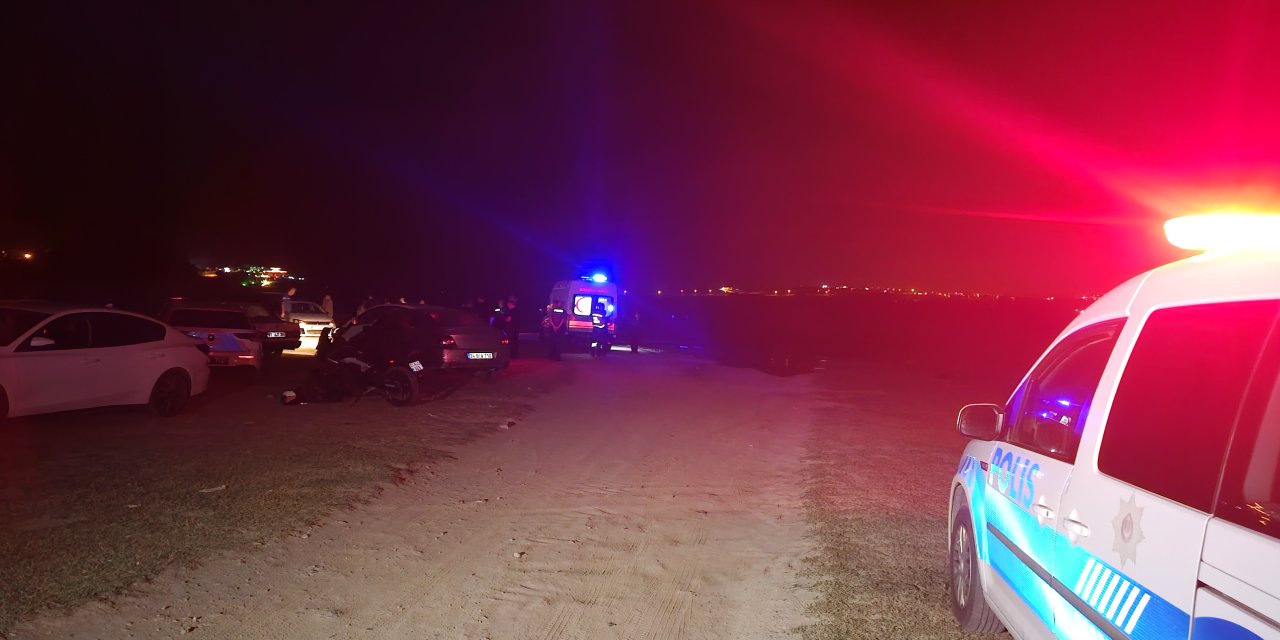 Adana'da tekneyle sürüklenen 5 kişi kurtarıldı; suya düşen Emirhan aranıyor