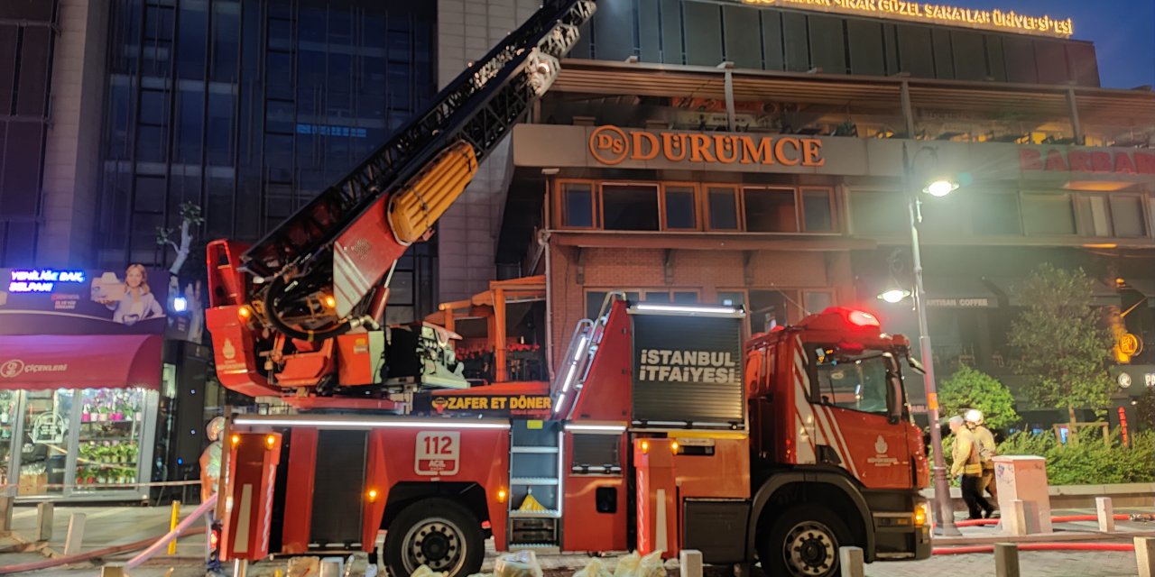 İstanbul - Beşiktaş’ta restoranda çıkan yangın söndürüldü