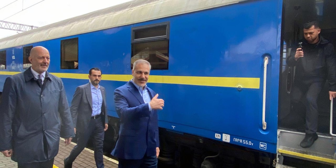 Bakan Fidan, Ukrayna ziyareti için trenle Polonya'dan Kiev'e hareket etti