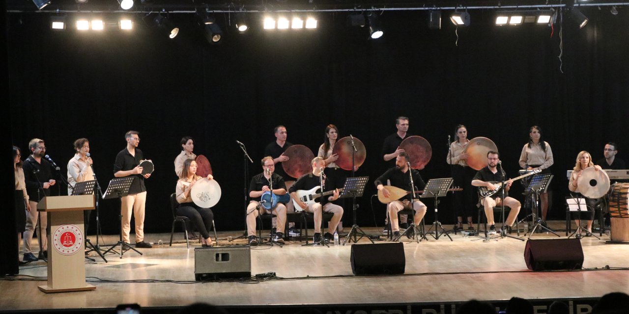 Adliye çalışanlarının kurduğu ritim topluluğundan yeni konser