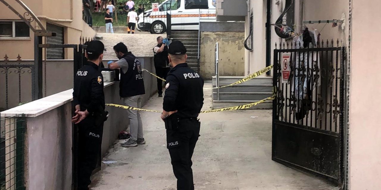 5'inci katın penceresinden düşen 2 yaşındaki Meyra, öldü