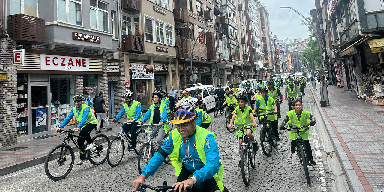 Rize’de 12. Yeşilay Bisiklet Turu Renkli Görüntülerle Gerçekleşti