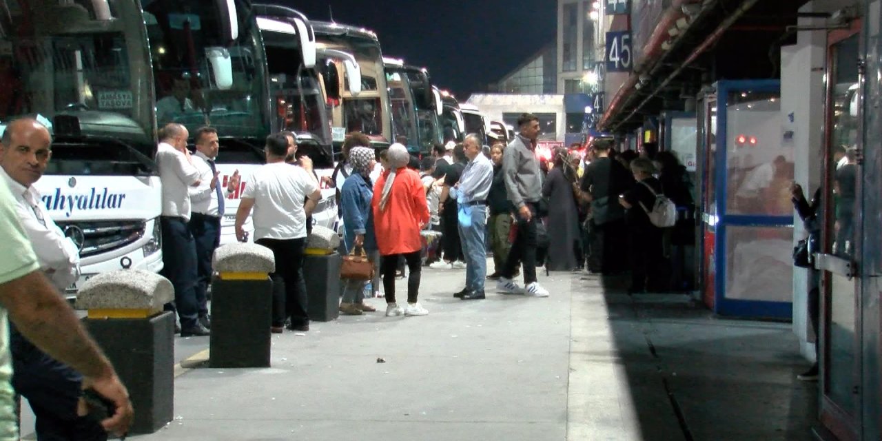15 Temmuz Demokrasi Otogarı ve köprülerde bayram yoğunluğu gece de sürdü