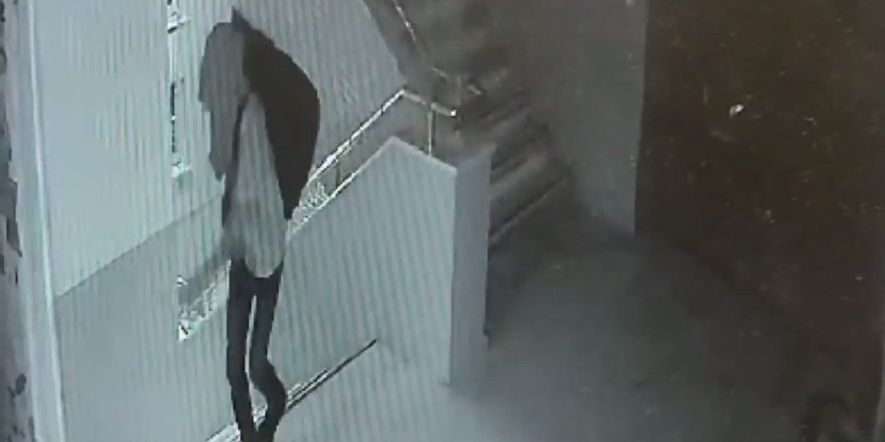 Arnavutköy'de Okuldan Televizyon Çalan Hırsız Suç Makinesi Çıktı