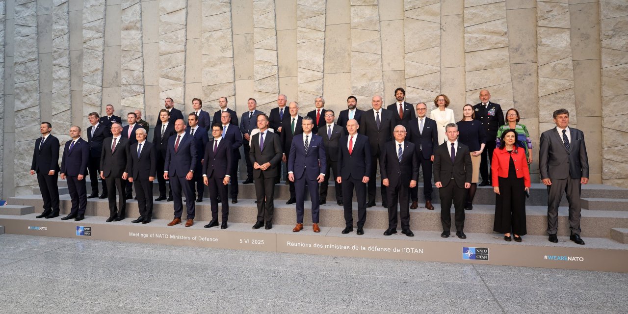 Bakan Güler, NATO Karargahı’ndaki aile fotoğrafı çekimine katıldı