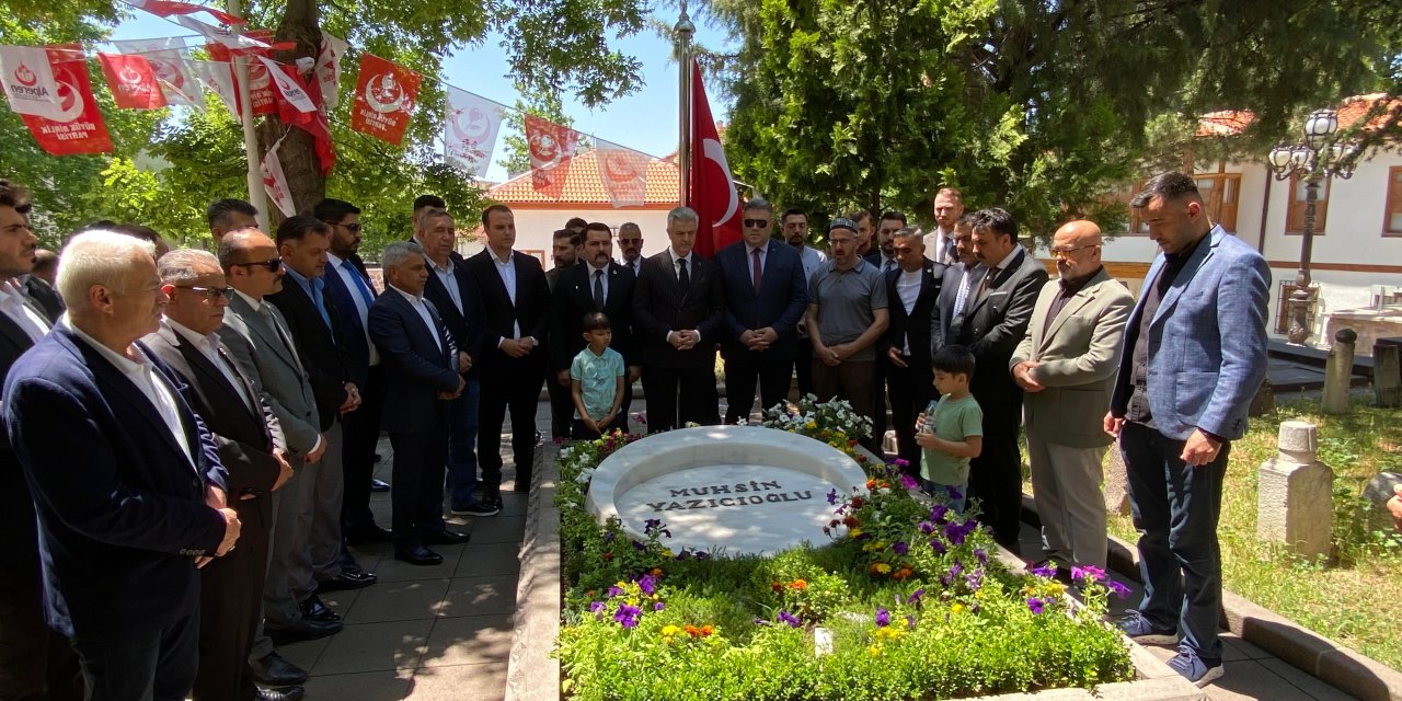 BBP heyeti, Muhsin Yazıcıoğlu'nun mezarını ziyaret etti