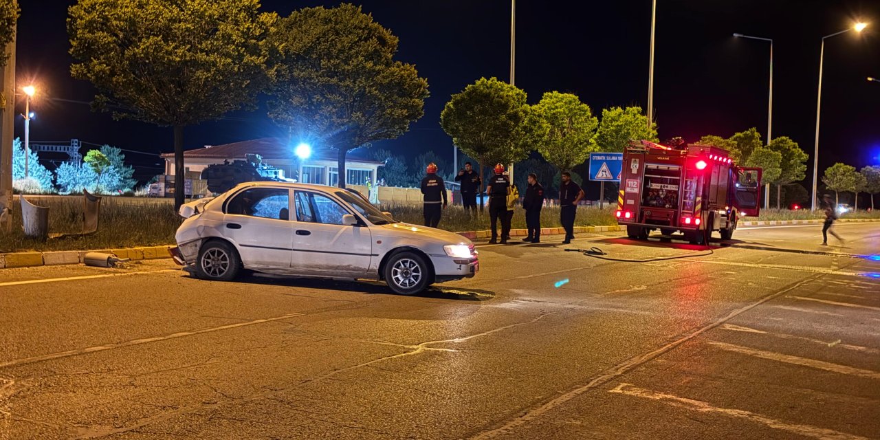 Sivas'ta iki otomobil çarpıştı: 5 yaralı