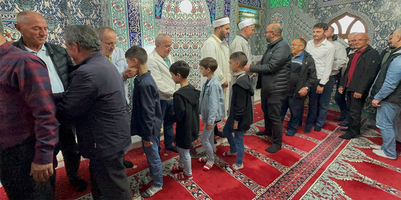 Rize'de Kurban Bayramı Namazı Coşkusu