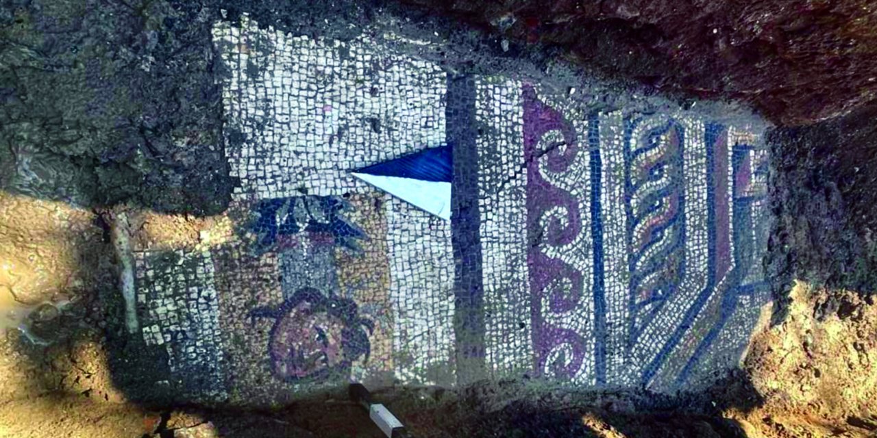 Altyapı Çalışmasında 1500 Yıllık Mozaik Bulundu