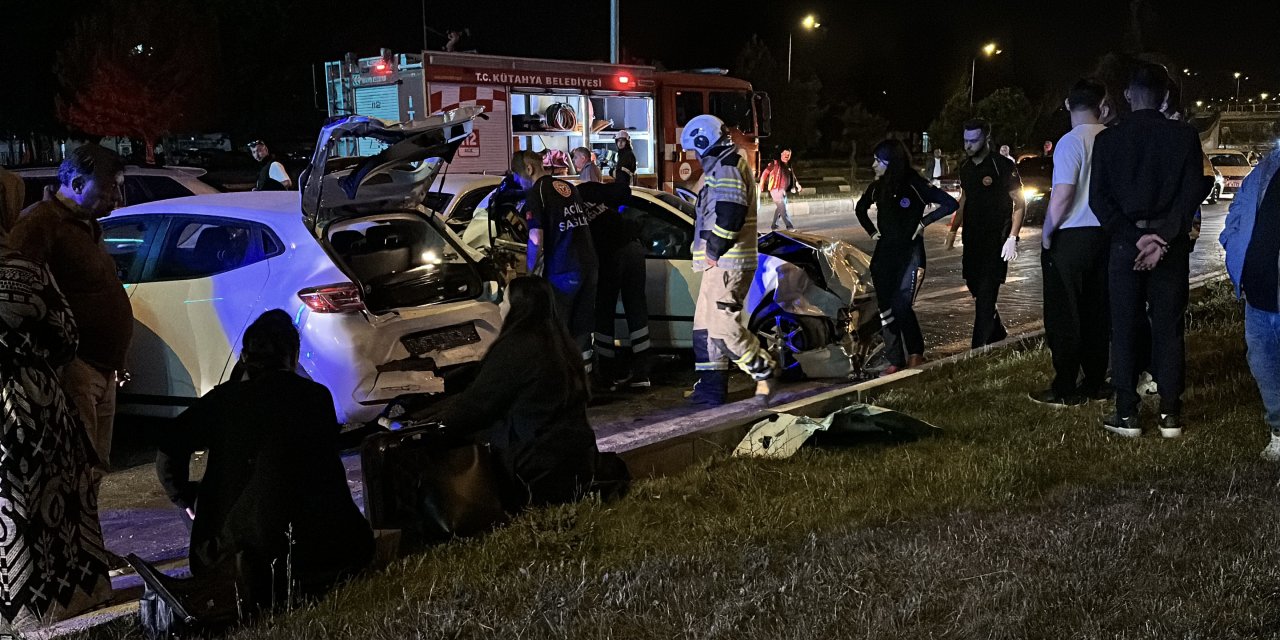 Kütahya’da zincirleme trafik kazası; 2’si ağır 6 yaralı