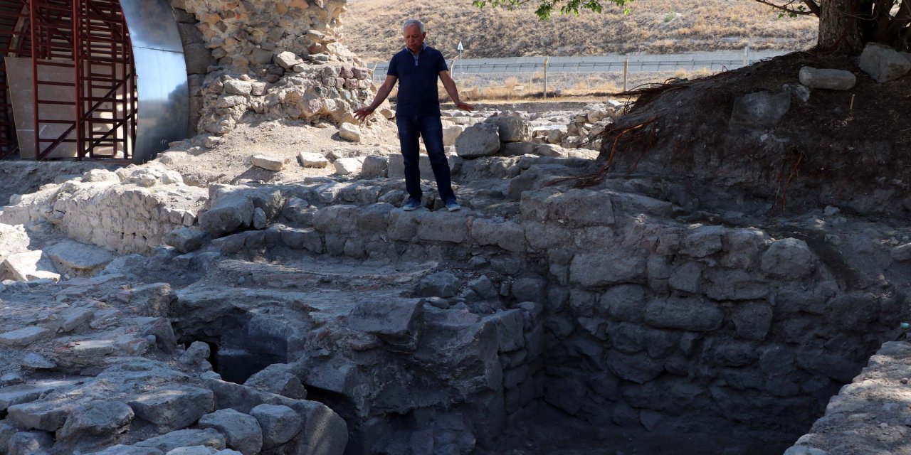 Keykubadiye Sarayı'ndaki Kazılarda Hamam Ortaya Çıkarıldı