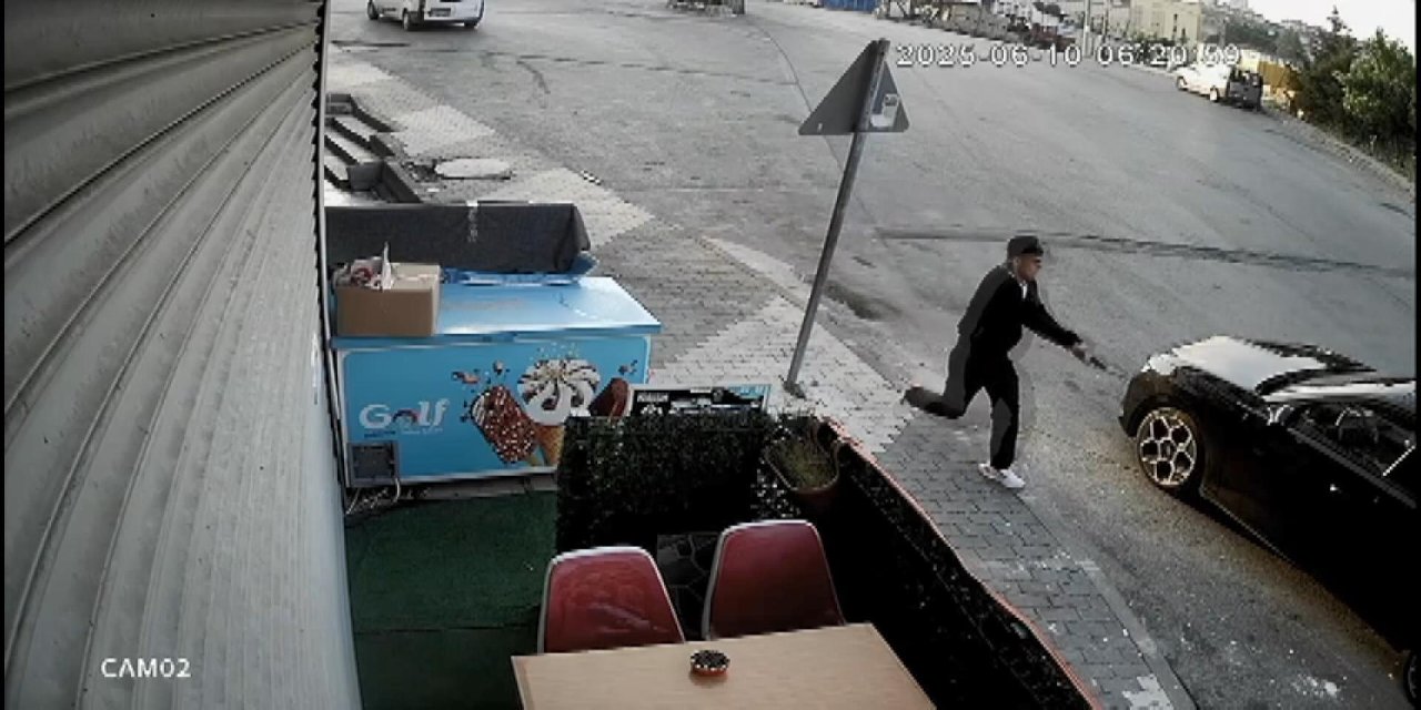 Arnavutköy'de silahlı saldırı anı kamerada: 1 ağır yaralı