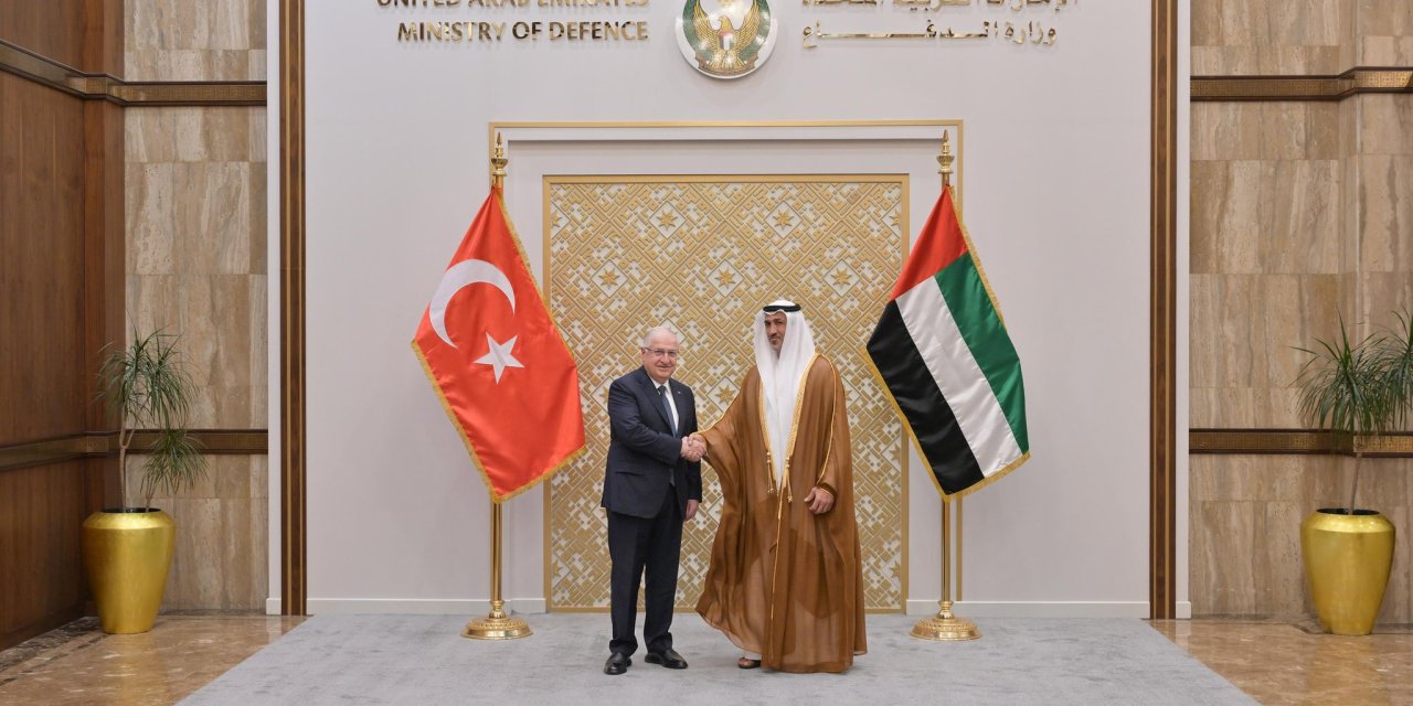 Bakan Güler, BAE Savunma İşlerinden Sorumlu Devlet Bakanı Al Mazrouei ile görüştü