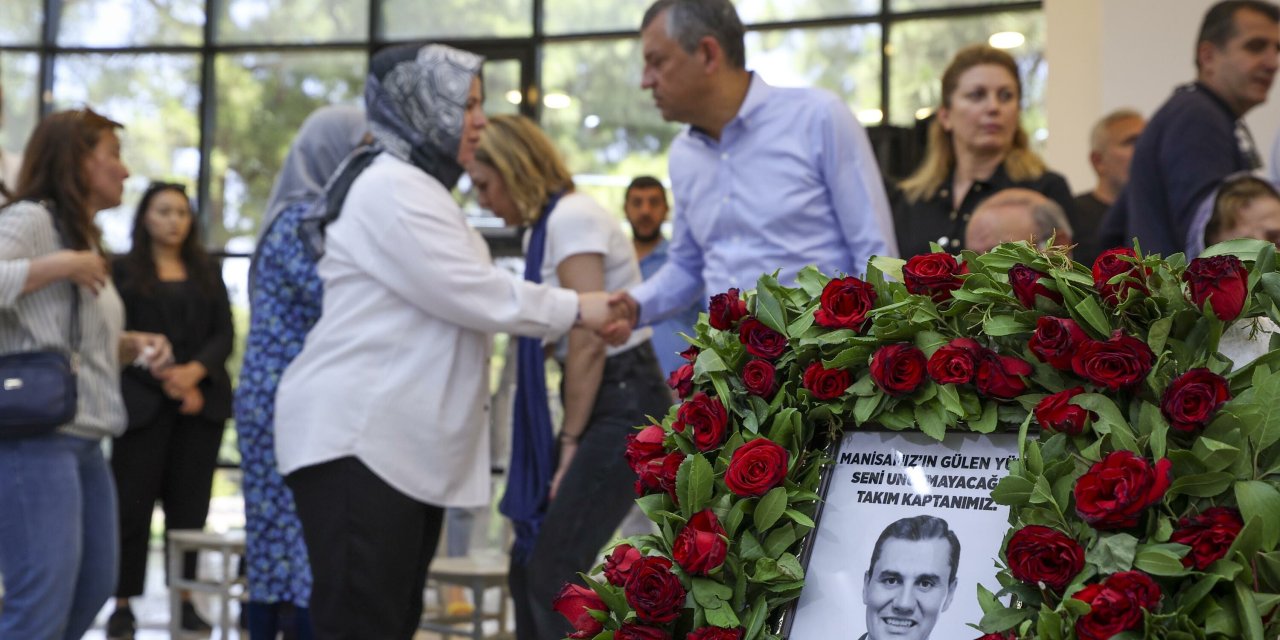Ferdi Zeyrek İçin İkinci Günde De Taziyeler Kabul Edildi