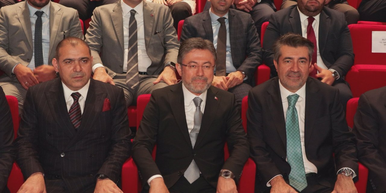 İstanbul - Bakan Yumaklı: Denetimlerde limit üstü kalıntı tespit edilen gıda ürünleri imha ediliyor