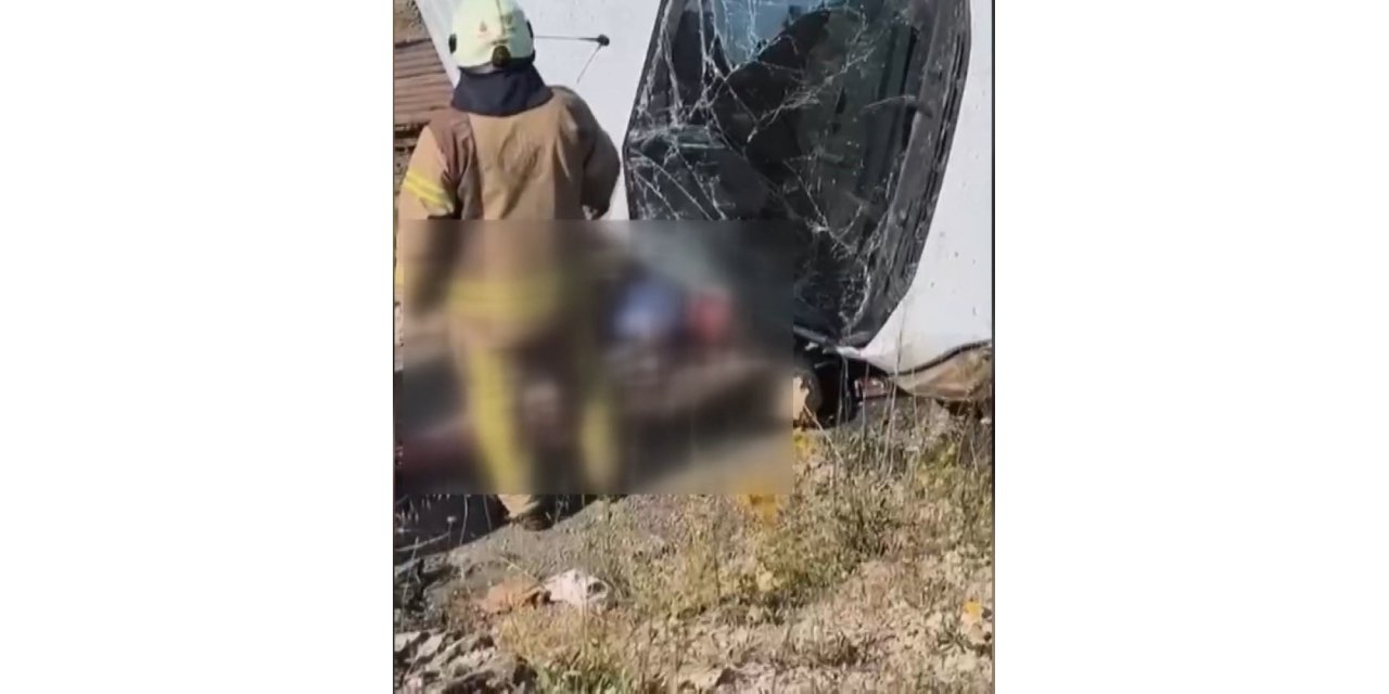 Çatalca'da bariyere çarpan minibüs takla attı: 1 ölü