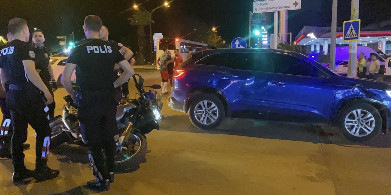 Aydın'da otomobille çarpışan motosikletteki 2 polis yaralandı