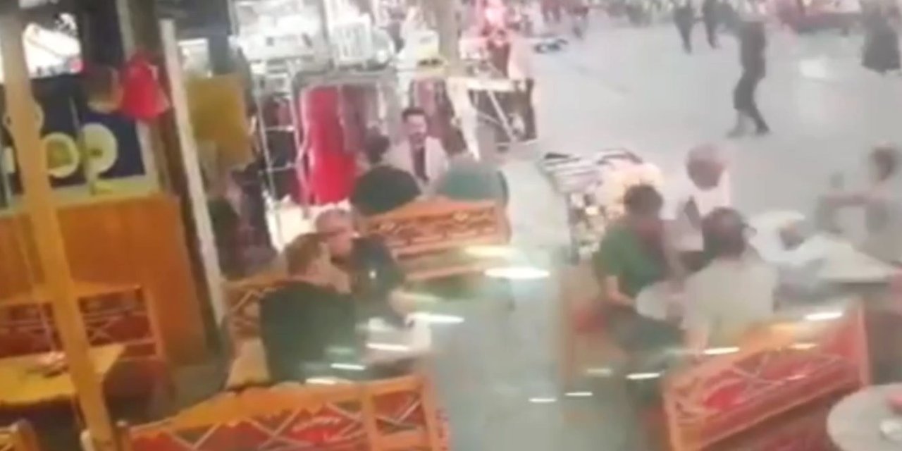 İstanbul- Gaziosmanpaşa'da sürücüsünün kontrolünden çıkan motosiklet kafeteryaya daldı