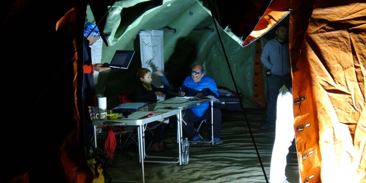 Mağarada Rahatsızlanan Abd'li Araştırmacıya 1040 Metre Derinlikte Müdahale