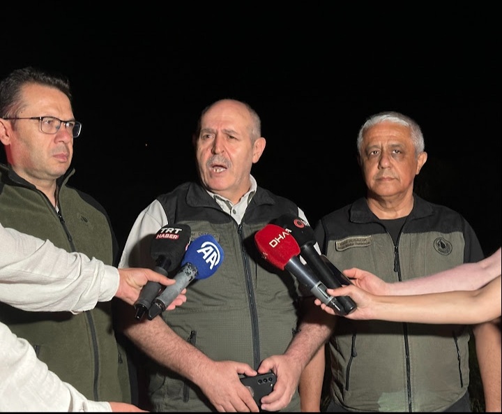 Çanakkale'de tarım arazisinde yangın (2)