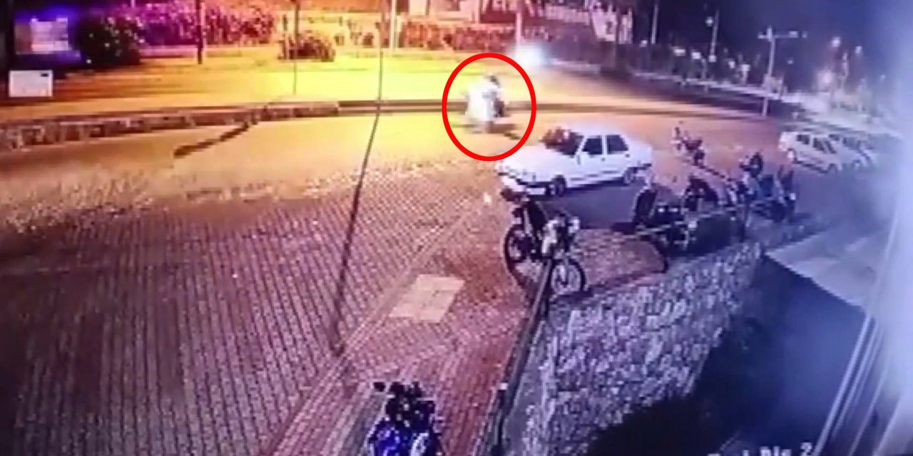 Çarpışan motosikletlerin sürücüleri öldü