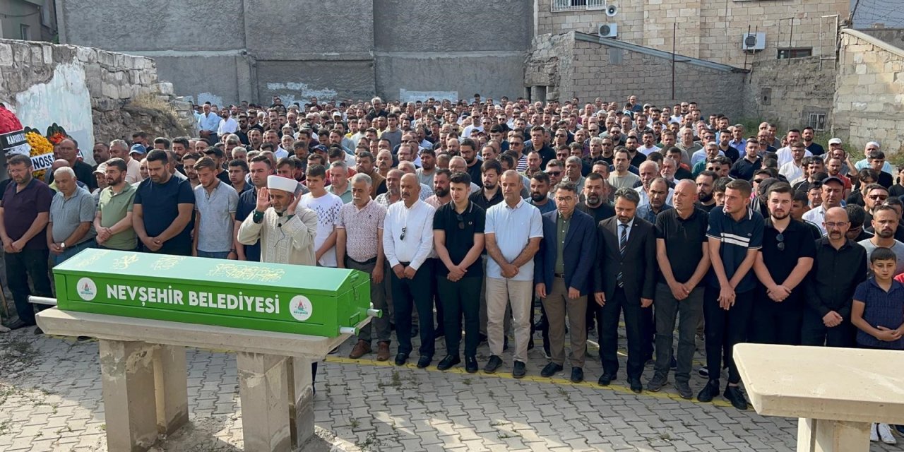 Aksaray'da sıcak hava balonu sürüklendi; pilot öldü (2)