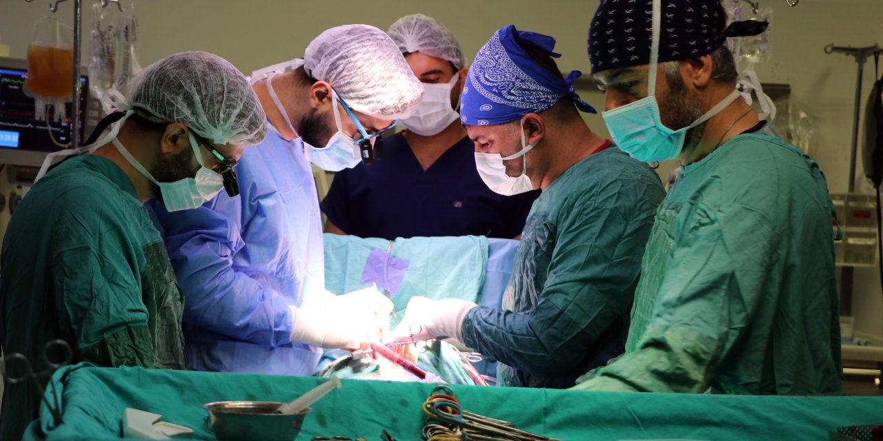 Van'da 4,5 Yılda 1007 Açık Kalp Ameliyatı Gerçekleştirdi