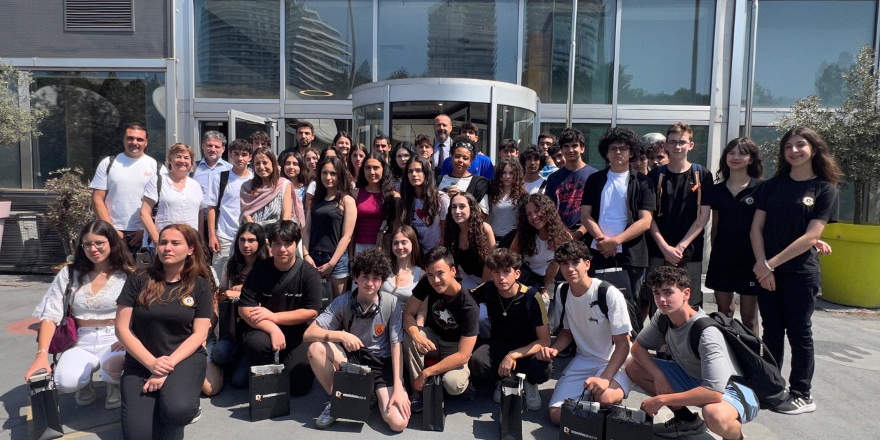 İspanya’dan gelen öğrenciler Demirören Medya’yı ziyaret etti