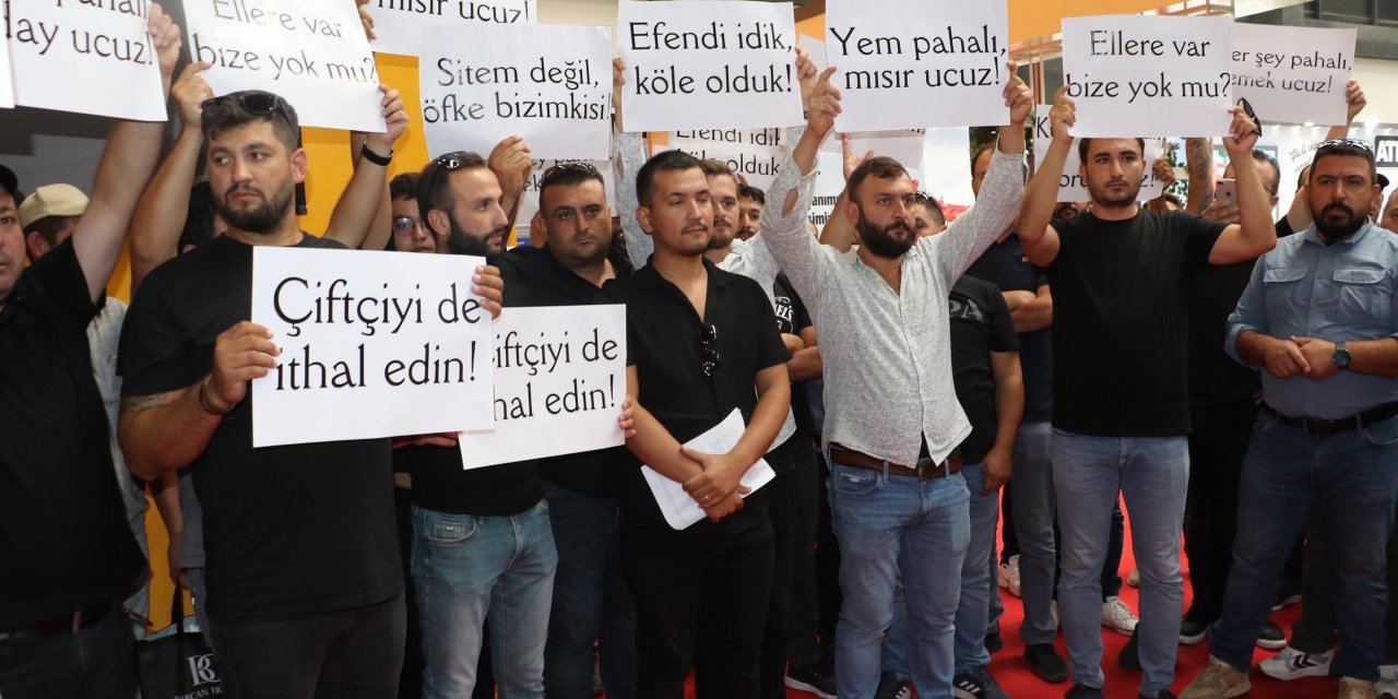 Tarım Fuarı Açılışında Çiftçilerden 'Maliyet' Protestosu