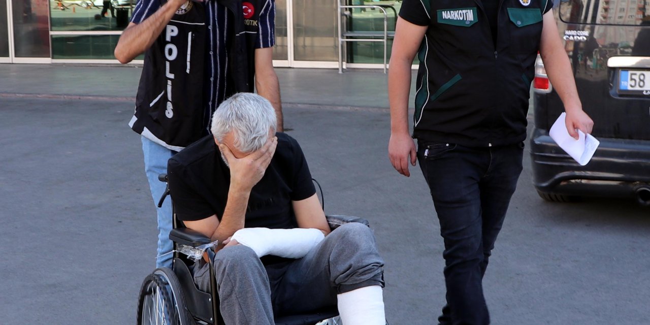 Polisten Kaçarken Ayağını Ve Kolunu Kıran Şüpheli, Tekerlekli Sandelye İle Adliyede