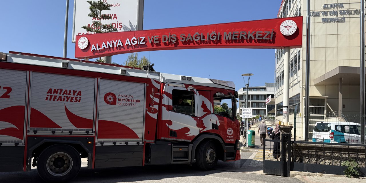Ağız ve diş sağlığı merkezinde yangın çıktı, bina tahliye edildi