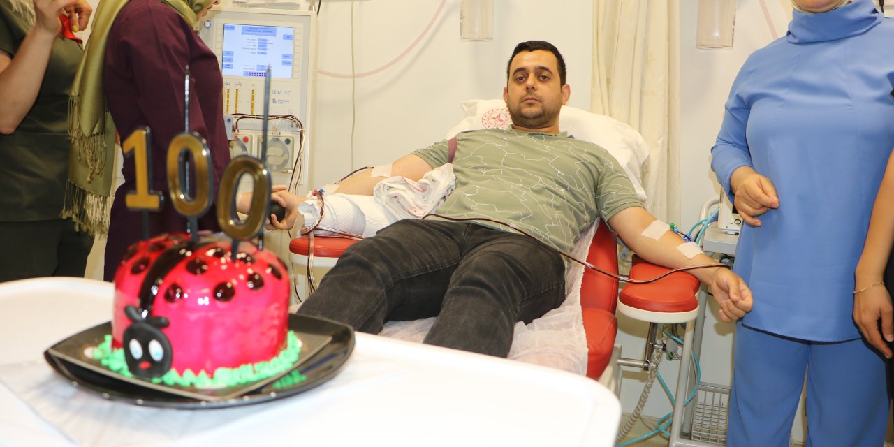 Samsun'da 100'üncü Donör Onuruna Pasta Kesildi