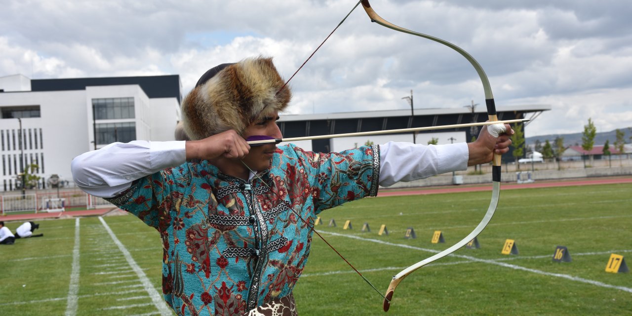 Geleneksel Türk Okçuluğu Türkiye Şampiyonası, Sivas'ta başladı