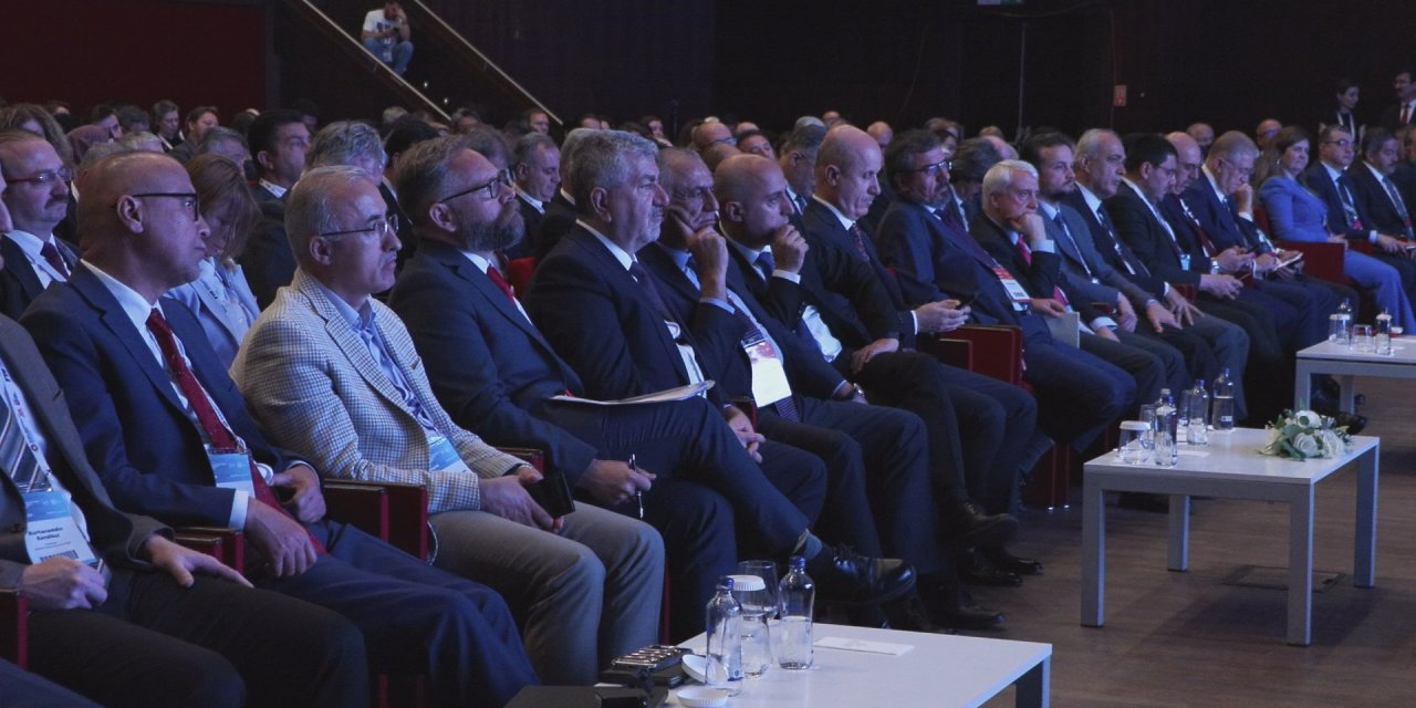 İstanbul - YÖK Başkanı Özvar: Yükseköğretimde uluslararasılaşmanın önemli bir etkileşim olduğunu düşünüyoruz